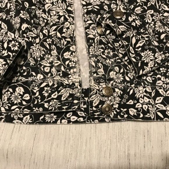 Charter Club Black and White floral Jacket - Picture 2 of 6